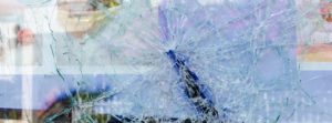 Glasbruch: Was zahlt die Haushaltsversicherung?